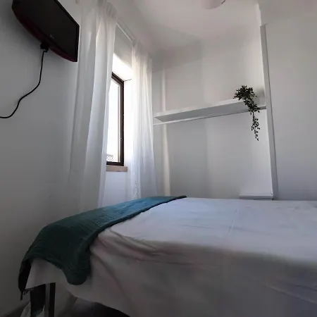 Casinha Da Praca - No Centro, Junto A Praia!